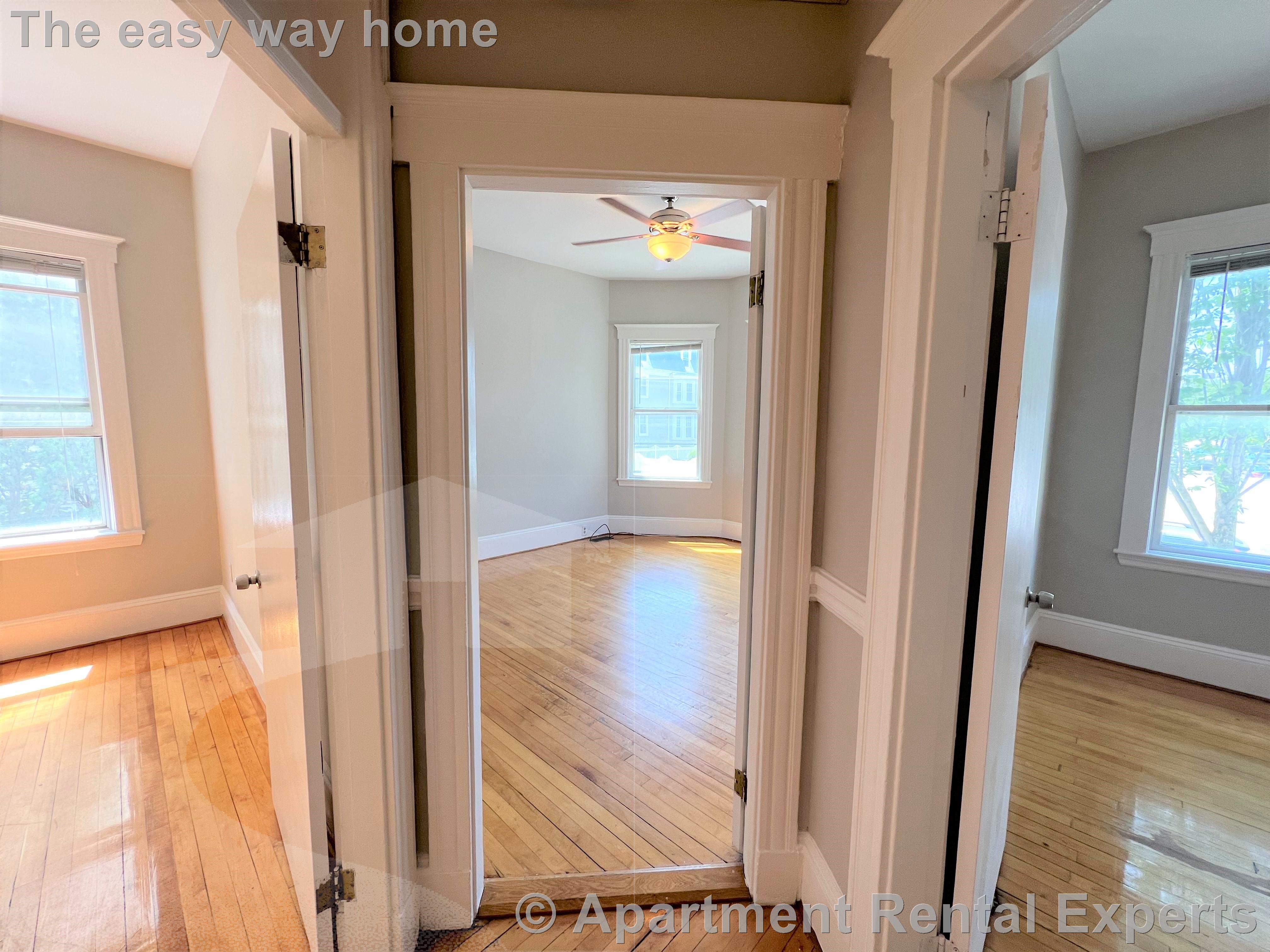 3 bed, 1 bath apartment for rent at 12 Pleasant St Unit 1, Central Square — photo 4 of 17