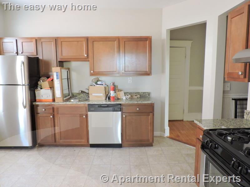 3 bed, 1 bath apartment for rent at 12 Pleasant St Unit 2, Central Square — photo 2 of 8