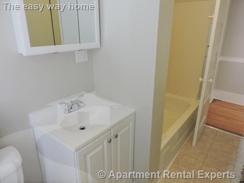 3 bed, 1 bath apartment for rent at 12 Pleasant St Unit 2, Central Square — photo 8 of 8