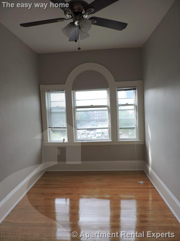 3 bed, 1 bath apartment for rent at 12 Pleasant St Unit 2, Central Square — photo 3 of 8