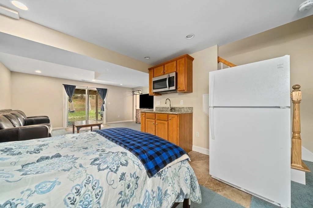 3 bed, 3 bath apartment for rent at 12 Plum Unit 12, Chelmsford — photo 19 of 28