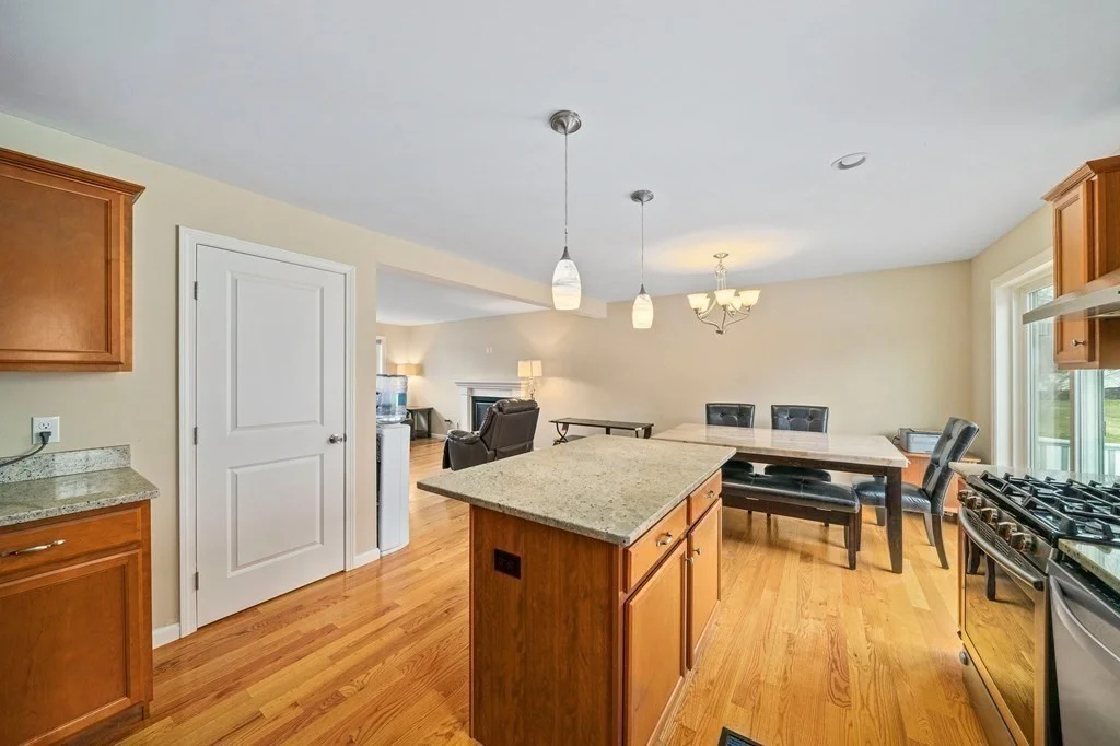 3 bed, 3 bath apartment for rent at 12 Plum Unit 12, Chelmsford — photo 10 of 28