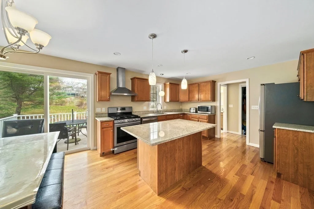 3 bed, 3 bath apartment for rent at 12 Plum Unit 12, Chelmsford — photo 8 of 28