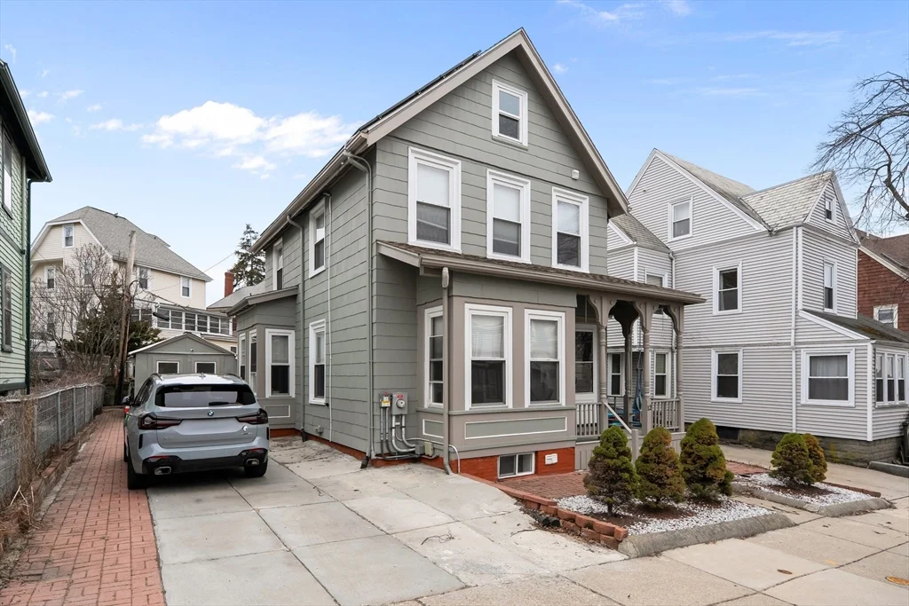 4 bed, 2 bath apartment for rent at 12 Pomeroy St, Allston — photo 3 of 34