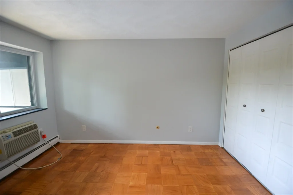 1 bed, 1 bath apartment for rent at 12 Pond Ln Unit 44, Arlington — photo 5 of 8