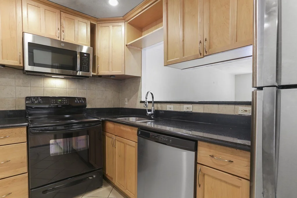2 bed, 1 bath apartment for rent at 12 Pond Unit 20, East Arlington — photo 4 of 15