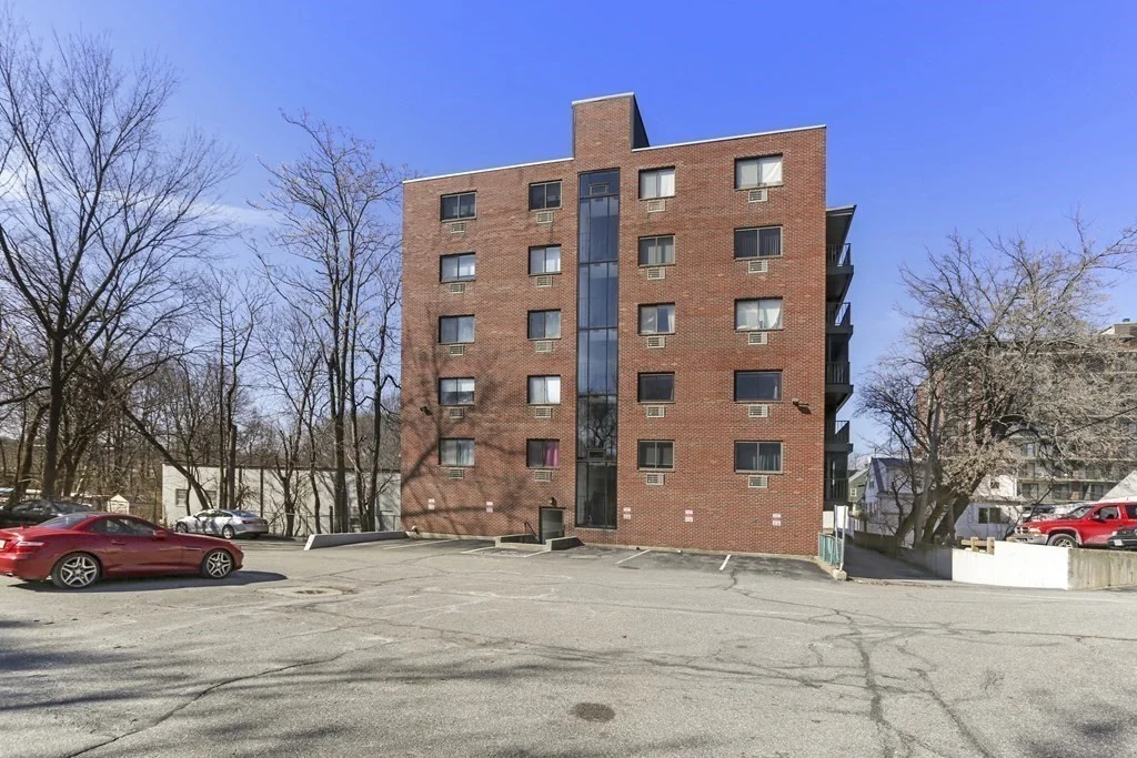 2 bed, 1 bath apartment for rent at 12 Pond Unit 20, East Arlington — photo 11 of 15