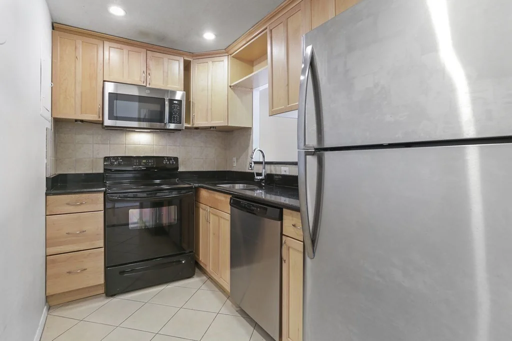 2 bed, 1 bath apartment for rent at 12 Pond Unit 20, East Arlington — photo 3 of 15
