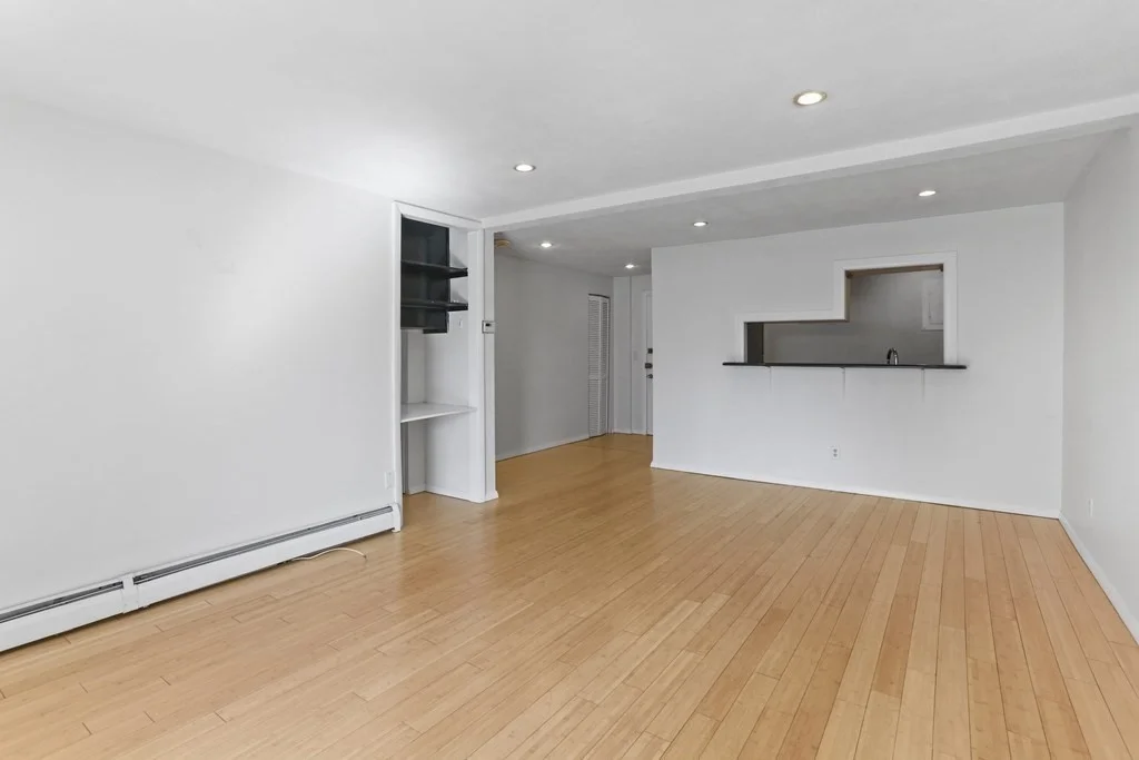 2 bed, 1 bath apartment for rent at 12 Pond Unit 20, East Arlington — photo 7 of 15