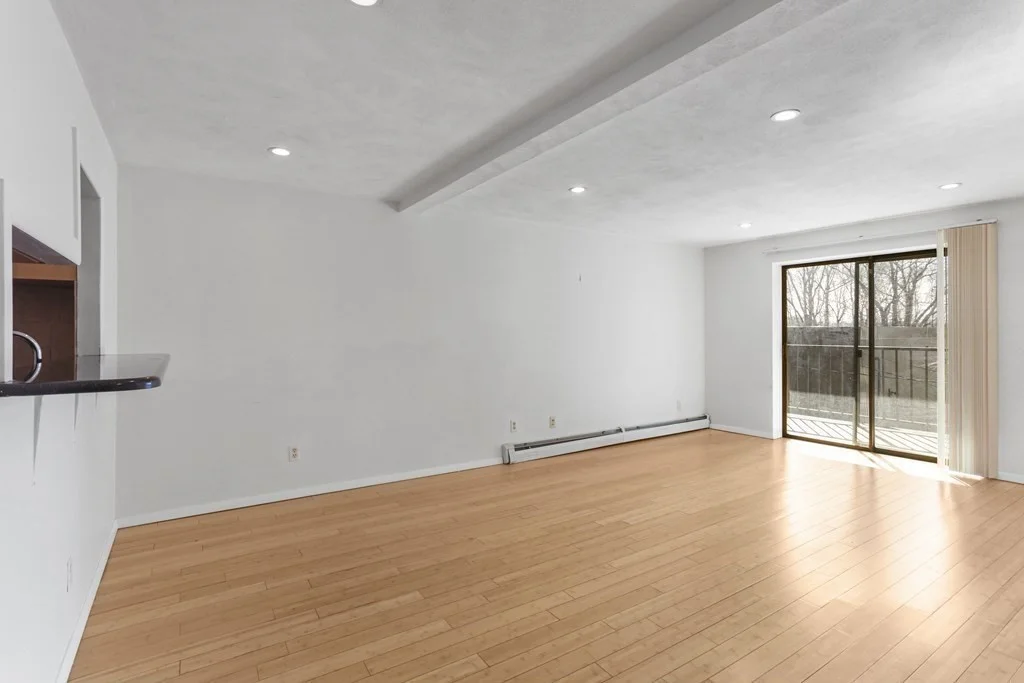 2 bed, 1 bath apartment for rent at 12 Pond Unit 20, East Arlington — photo 6 of 15