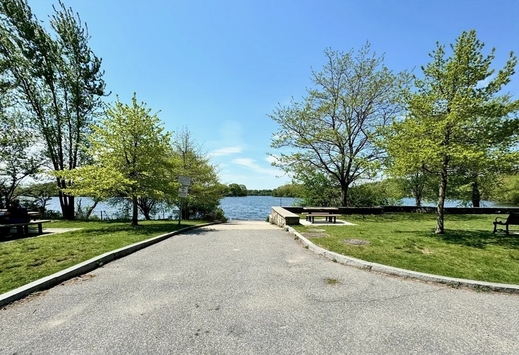 2 bed, 1 bath apartment for rent at 12 Pond Unit 20, East Arlington — photo 14 of 15