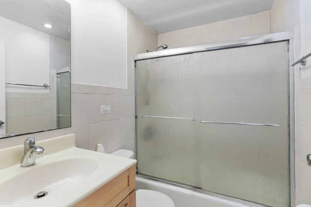 2 bed, 1 bath apartment for rent at 12 Pond Unit 20, East Arlington — photo 10 of 15