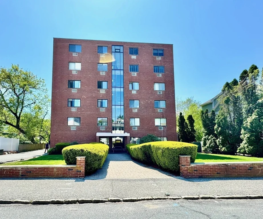 2 bed, 1 bath apartment for rent at 12 Pond Unit 30, East Arlington — photo 6 of 17