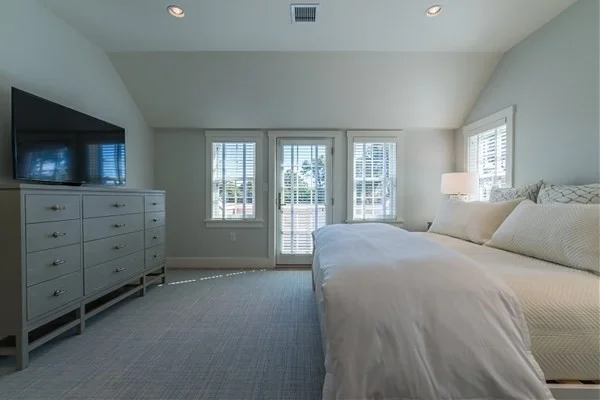 6 bed, 4+ bath apartment for rent at 12 Pond View Dr, Nantucket — photo 9 of 41