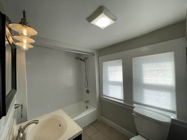 2 bed, 1 bath apartment for rent at 12 Poole St Unit 1, Woburn — photo 14 of 18