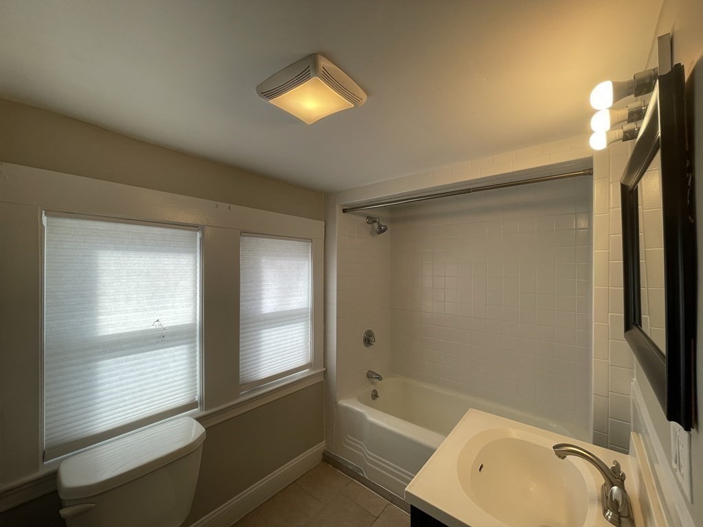 2 bed, 1 bath apartment for rent at 12 Poole St Unit 1, Woburn — photo 15 of 18