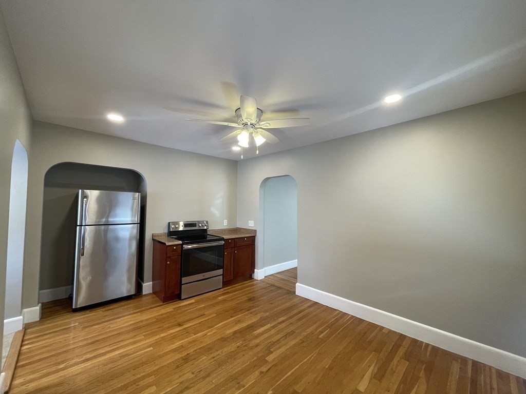 2 bed, 1 bath apartment for rent at 12 Poole St Unit 1, Woburn — photo 3 of 18