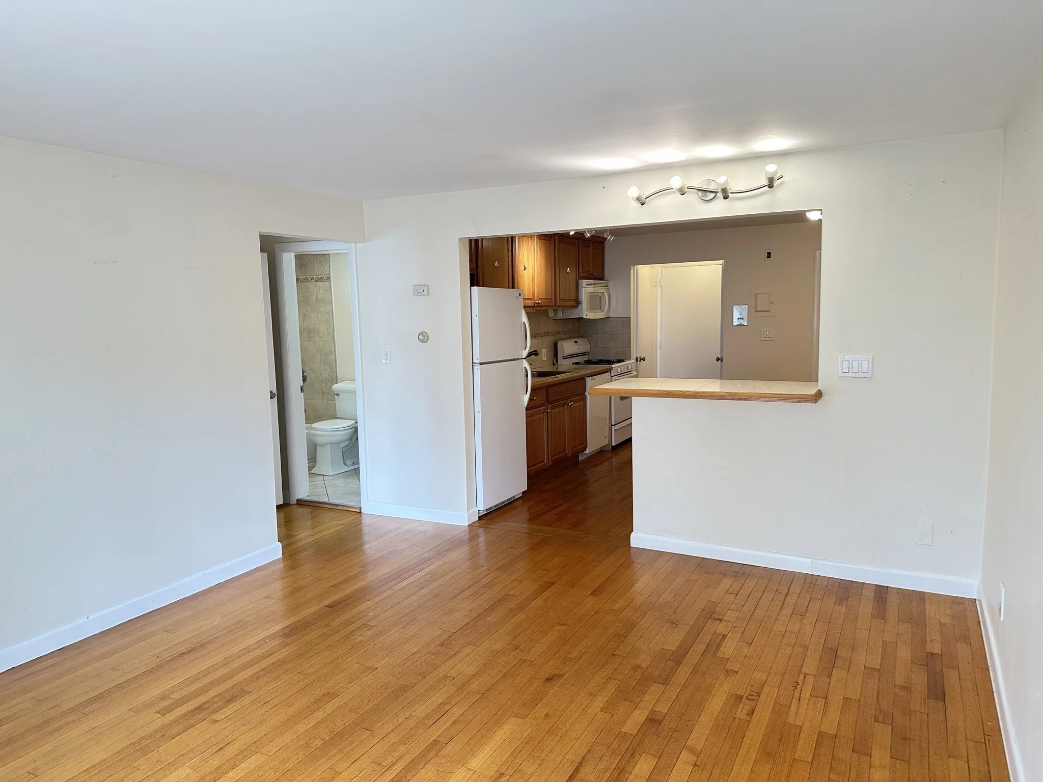 1 bed, 1 bath apartment for rent at 12 Portland St Unit 7, Lynn — photo 6 of 18