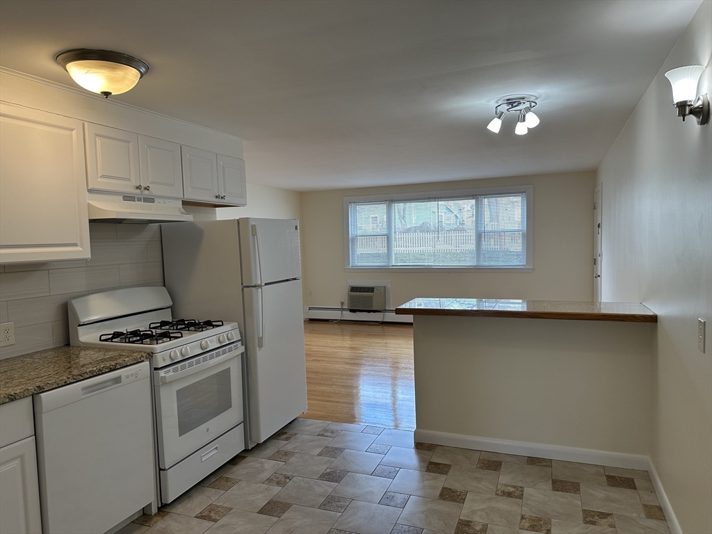 1 bed, 1 bath apartment for rent at 12 Portland Unit 4, Diamond District — photo 4 of 15