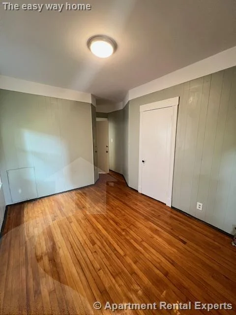 3 bed, 1 bath apartment for rent at 12 Quincy St, Tufts — photo 3 of 16