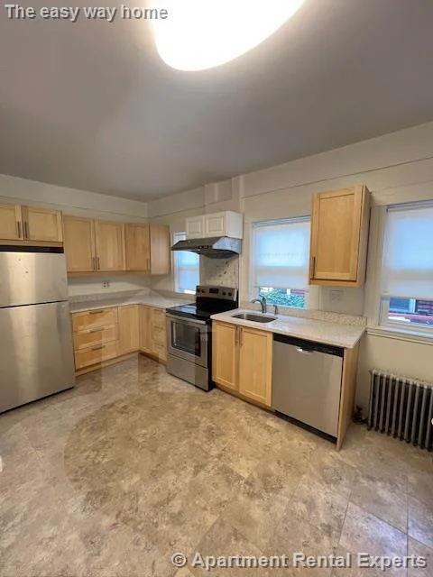 3 bed, 1 bath apartment for rent at 12 Quincy St, Tufts — photo 12 of 16