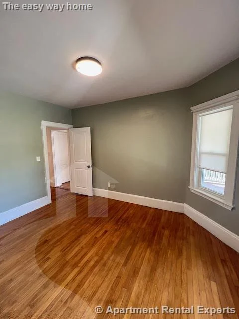 3 bed, 1 bath apartment for rent at 12 Quincy St, Tufts — photo 9 of 16