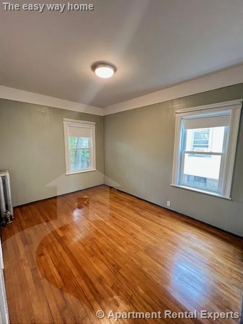 3 bed, 1 bath apartment for rent at 12 Quincy St, Tufts — photo 2 of 16