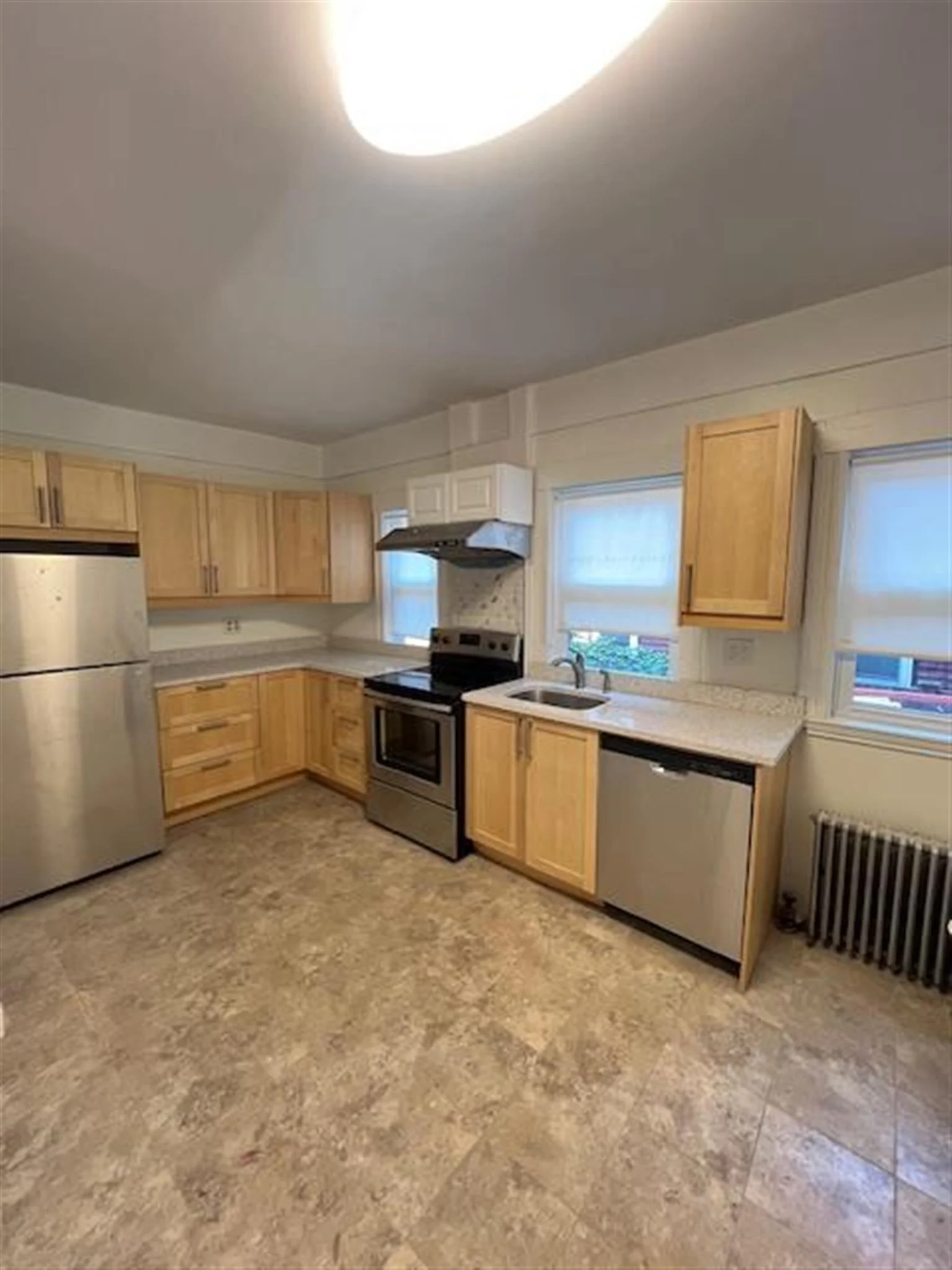 3 bed, 1 bath apartment for rent at 12 Quincy St Unit 1, Medford