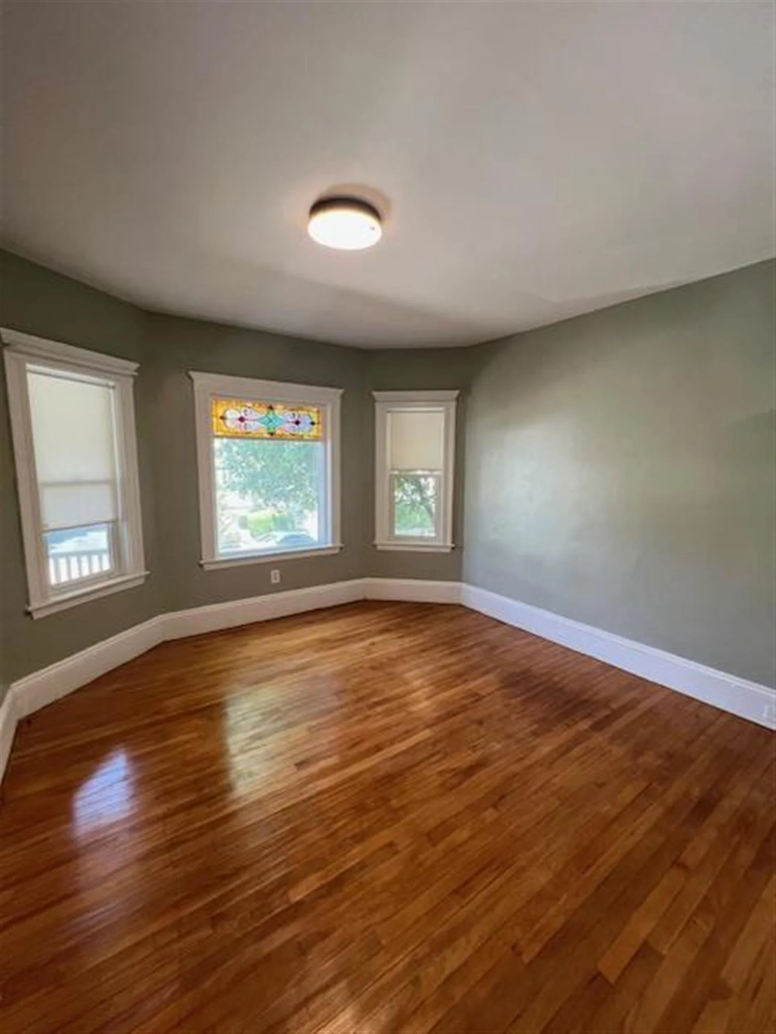 3 bed, 1 bath apartment for rent at 12 Quincy St Unit 1, Medford — photo 12 of 16