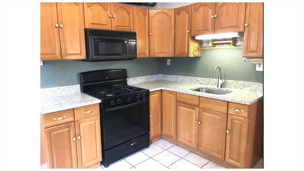 4 bed, 1 bath apartment for rent at 12 Raymond Ave Unit 1, Somerville — photo 3 of 10