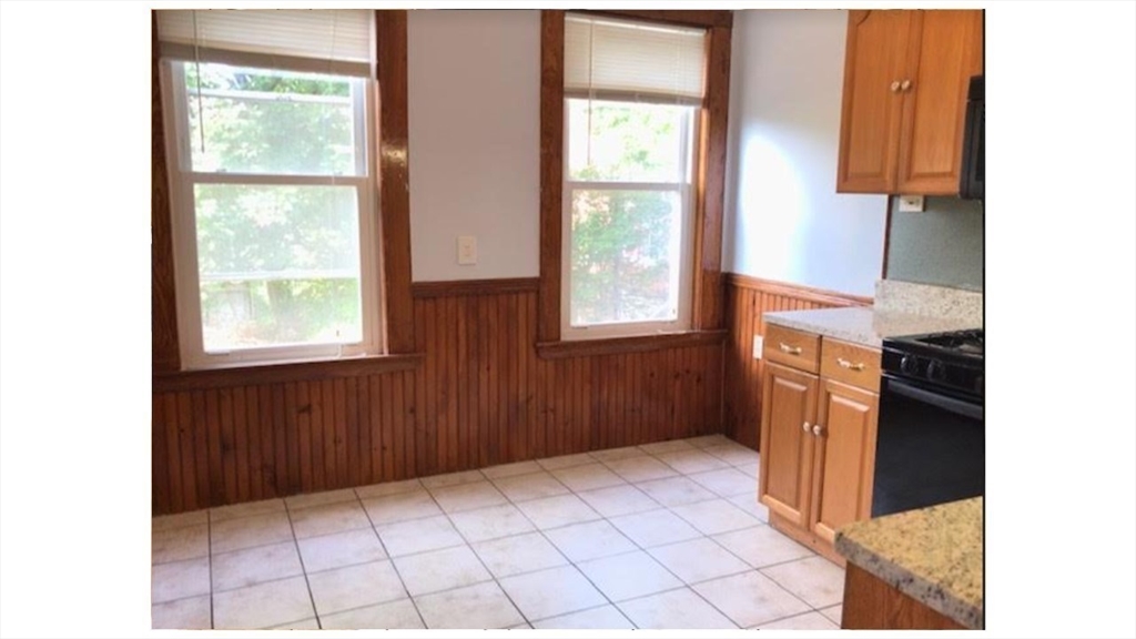 4 bed, 1 bath apartment for rent at 12 Raymond Ave Unit 1, Somerville — photo 4 of 10