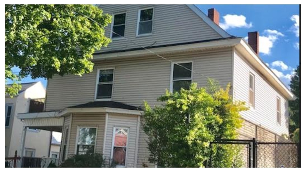 4 bed, 1 bath apartment for rent at 12 Raymond Ave Unit 1, Somerville — photo 2 of 10