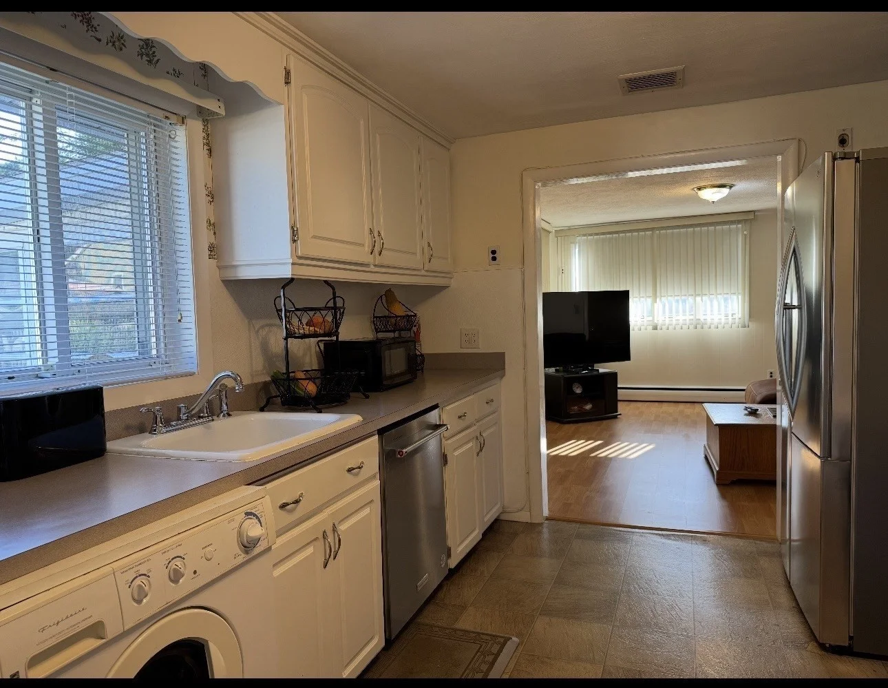 3 bed, 1 bath apartment for rent at 12 Reed Rd, Peabody — photo 4 of 5