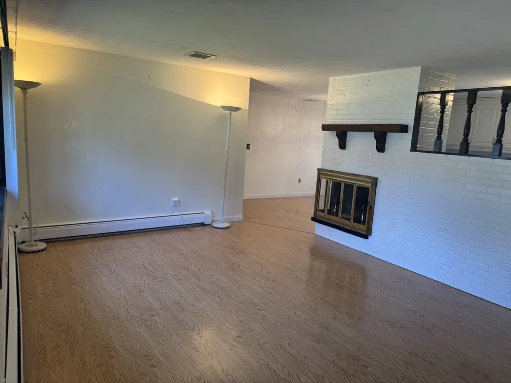 3 bed, 1 bath apartment for rent at 12 Reed Rd, West Peabody — photo 3 of 5