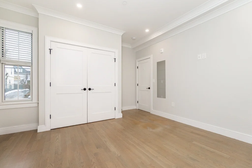 3 bed, 2 bath apartment for rent at 12 Reedsdale St Unit 1, Allston — photo 22 of 31