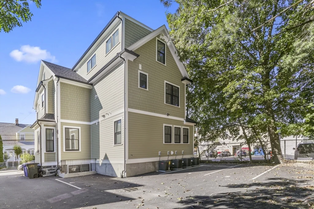3 bed, 2 bath apartment for rent at 12 Reedsdale St Unit 1, Allston — photo 31 of 31