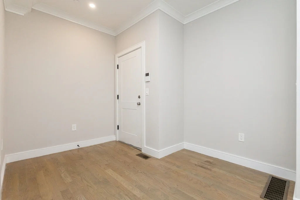 3 bed, 2 bath apartment for rent at 12 Reedsdale St Unit 1, Allston — photo 30 of 31
