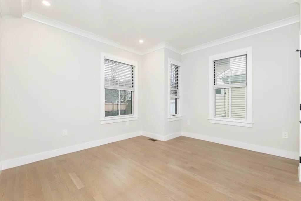 3 bed, 2 bath apartment for rent at 12 Reedsdale St Unit 1, Allston — photo 23 of 31