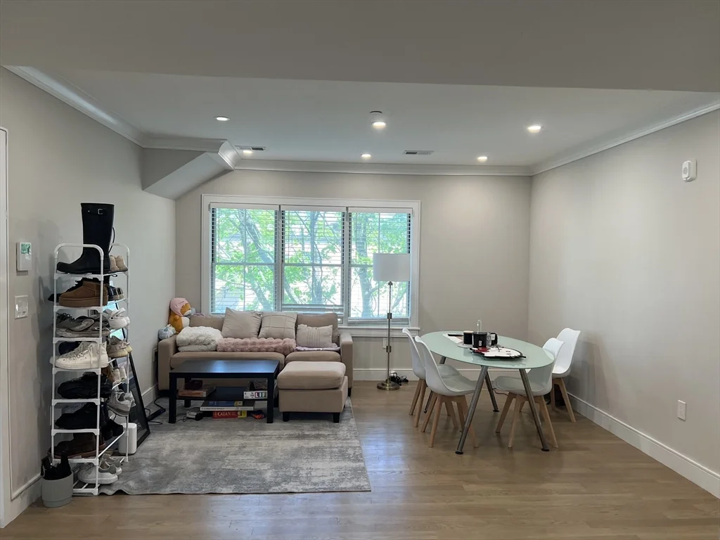 3 bed, 2 bath apartment for rent at 12 Reedsdale St Unit 3, Allston — photo 4 of 17