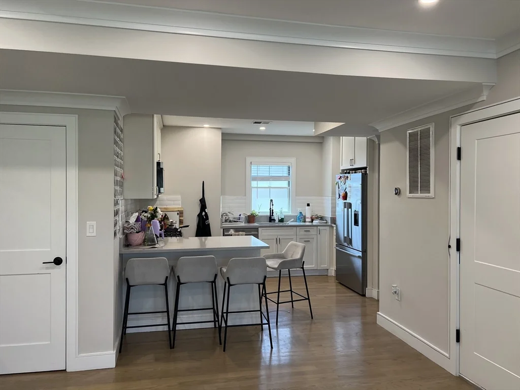 3 bed, 2 bath apartment for rent at 12 Reedsdale St Unit 3, Allston — photo 3 of 17