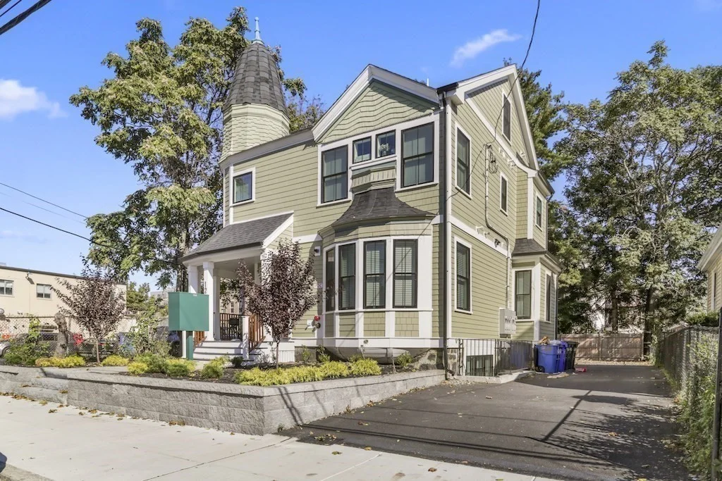 3 bed, 2 bath apartment for rent at 12 Reedsdale St Unit 3, Allston — photo 13 of 17