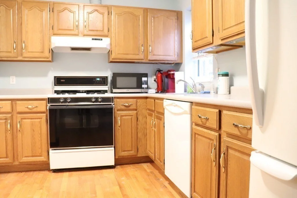 3 bed, 1 bath apartment for rent at 12 Regent St Unit 2, Cambridge — photo 10 of 24