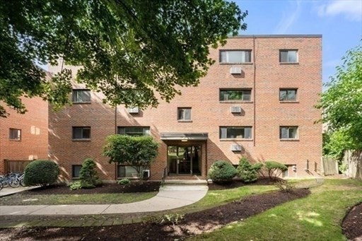 2 bed, 1 bath apartment for rent at 12 Riverside St Unit 2-1, Watertown