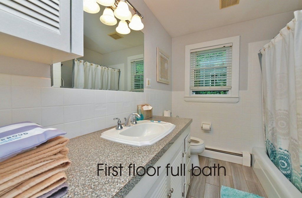4 bed, 2 bath apartment for rent at 12 Roberts Way Unit WINTER, East Sandwich — photo 11 of 31