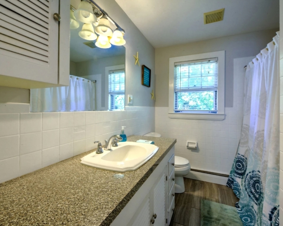 4 bed, 2 bath apartment for rent at 12 Roberts Way Unit WINTER, East Sandwich — photo 12 of 31