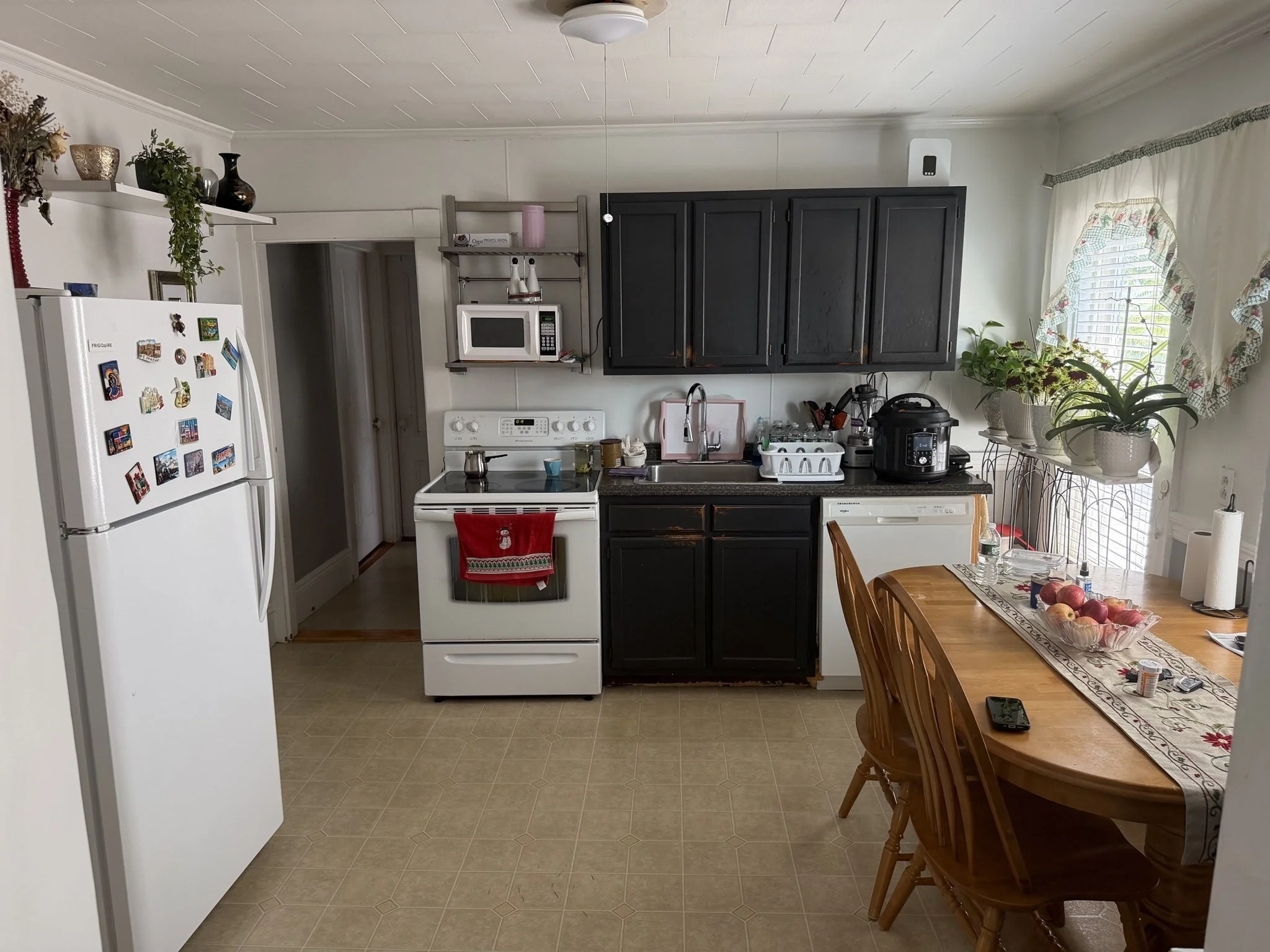 2 bed, 1 bath apartment for rent at 12 Rockwell Ter Unit 2, Malden — photo 2 of 5