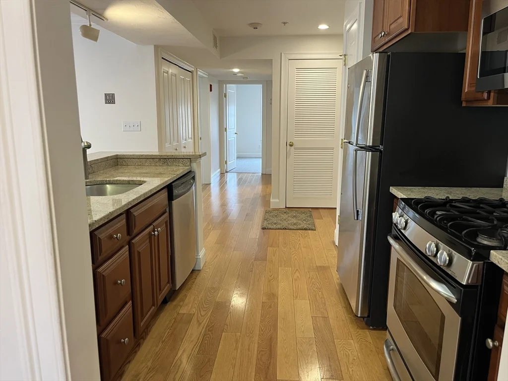 2 bed, 2 bath apartment for rent at 12 Rose St Unit C, Stoughton — photo 4 of 12
