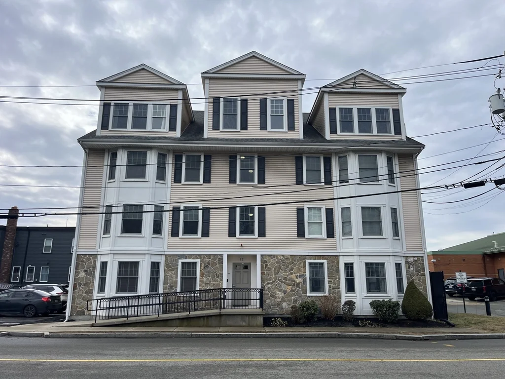 2 bed, 2 bath apartment for rent at 12 Rose St Unit C, Stoughton — photo 12 of 12