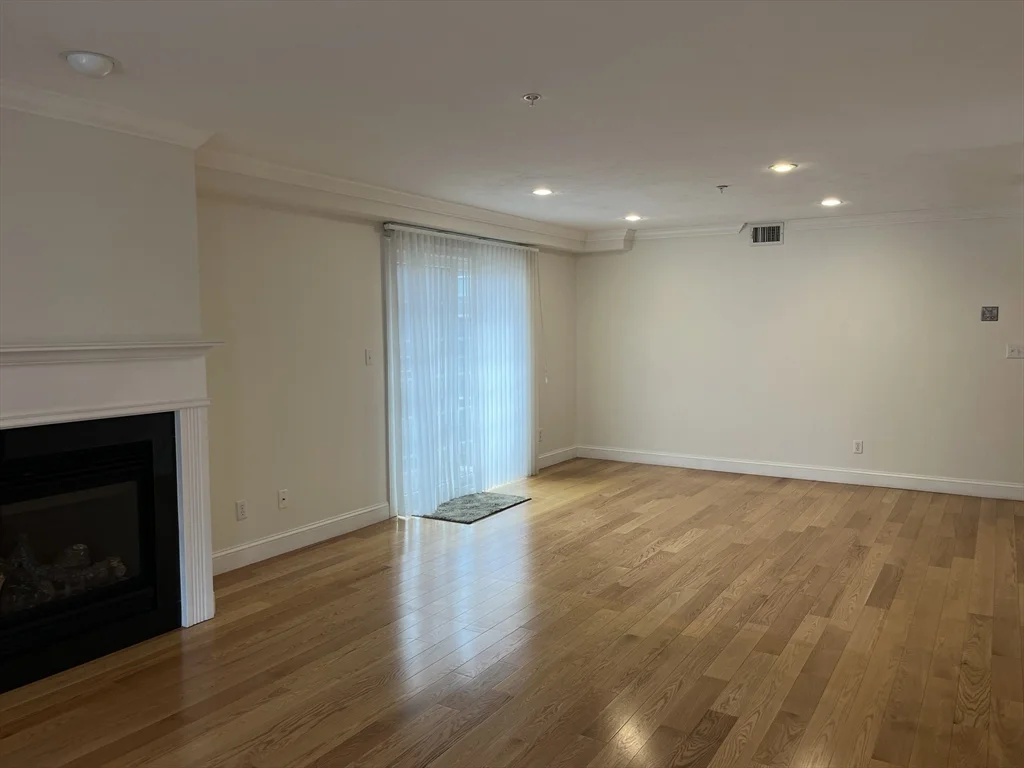 2 bed, 2 bath apartment for rent at 12 Rose St Unit C, Stoughton — photo 3 of 12