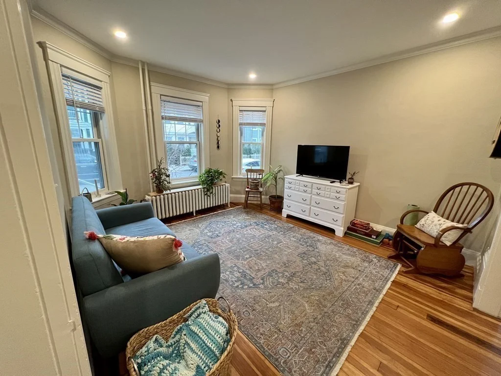 2 bed, 1 bath apartment for rent at 12 Rosemary St Unit 1, Jamaica Plain — photo 4 of 17